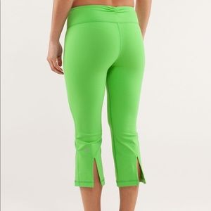 Lululemon Gather and Crow Crop